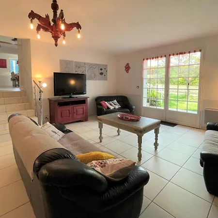 Lassegues Holiday home *