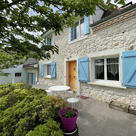 Lassegues Holiday home *