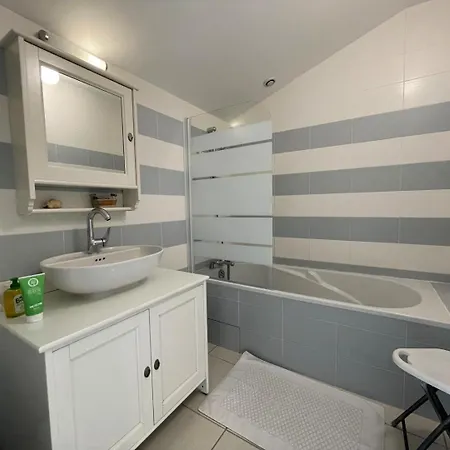 Semesterbostad Lassegues *