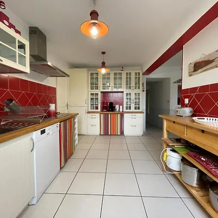 Lassegues Semesterbostad Castetner